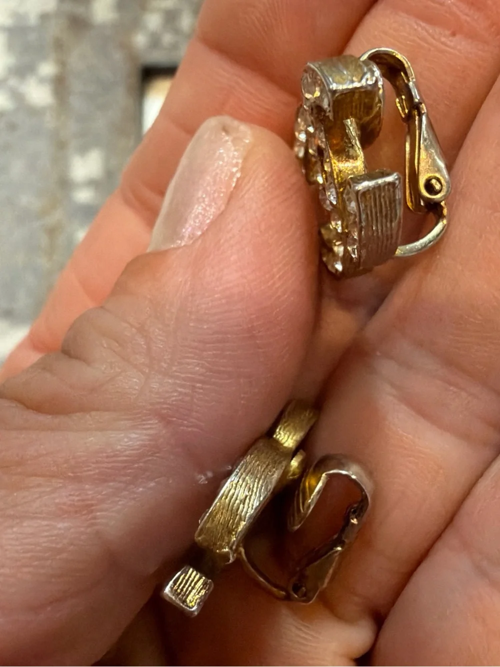CHANEL CC Logos Rhinestone Clip-On Earrings Gold Tone 2084 Auth w/Box c1108
